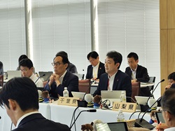 熊谷知事が発言する様子