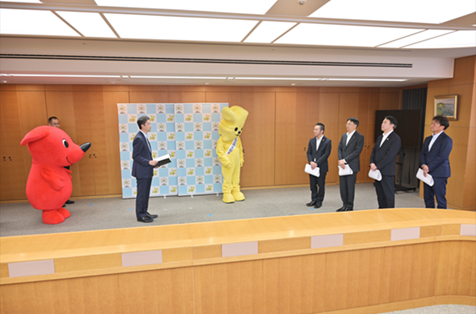 知事からのお礼の言葉の様子