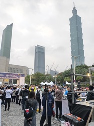 2025台北マラソンスタートと台北101