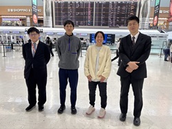 高雄市へ出発前の集合写真