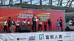 マラソン女子表彰式の様子