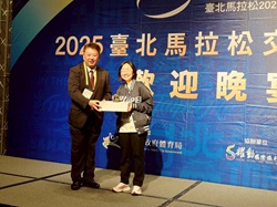 記念品交換の様子