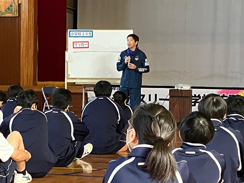 講演を行う加藤選手