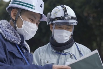 現場で働く職員の写真