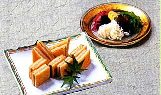 鰯の博多パンと海草マリネ