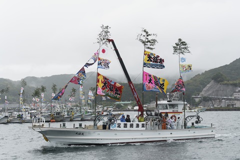 海上歓迎・放流行事1