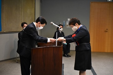 会長表彰状授与の様子その４